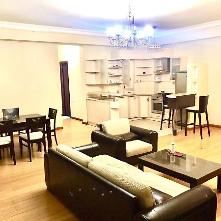 Mount Hood Apartments Erevan Esterno foto