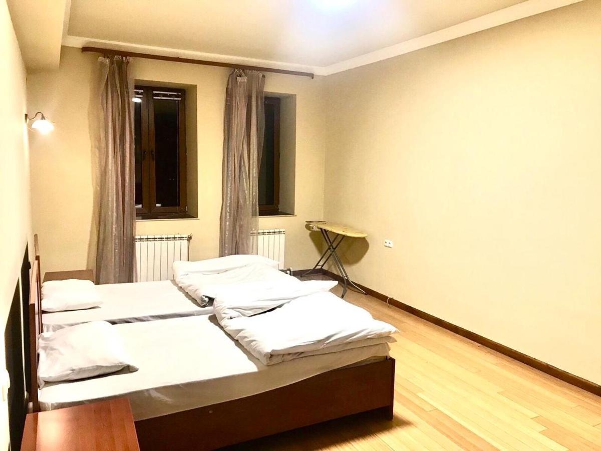 Mount Hood Apartments Erevan Esterno foto